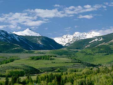 rockies.jpg (39191 bytes)